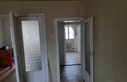 Apartament de 3 camere, 85 mp, decomandat, zonă Centrală