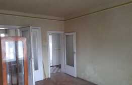 Apartament de 3 camere, 85 mp, decomandat, zonă Centrală