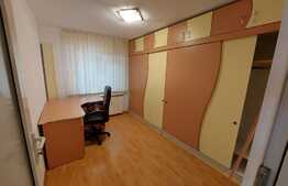 Apartament 4 camere, 79 mp, parcare, zona Decebal