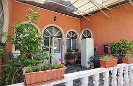 Casă spațioasă, 480 mp teren, piscină, în Ioșia