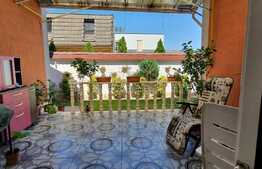 Casă spațioasă, 480 mp teren, piscină, în Ioșia