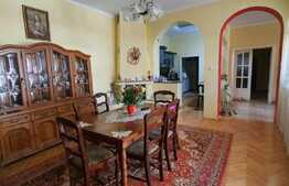 Casă spațioasă, 480 mp teren, piscină, în Ioșia