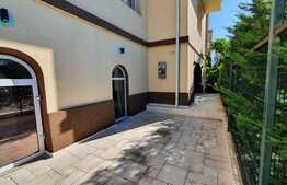 Casă de 8 camere, 420 mp, teren 450 mp, zona Spitalul Judetean