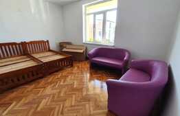 Casă de 8 camere, 420 mp, teren 450 mp, zona Spitalul Judetean