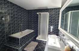 Casă de 8 camere, 420 mp, teren 450 mp, zona Spitalul Judetean