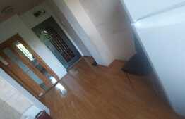 Apartament de 3 camere, 50 mp, zona Adora