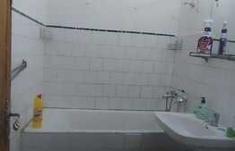 Apartament de 3 camere, 50 mp, zona Adora