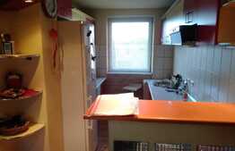 Apartament de 4 camere, parcare, 74 mp, zona Dacia 