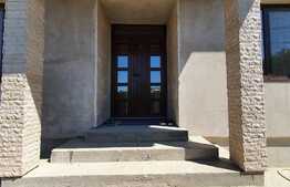 Casă de 3 camere, 75 mp, teren 250 mp, Tineretului