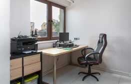 Casă de 3 dormitoare, 158 mp, teren 930 mp, terasa, în Nufărul