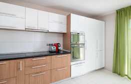 Casă de 3 dormitoare, 158 mp, teren 930 mp, terasa, în Nufărul