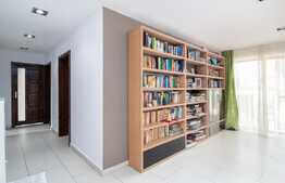 Casă de 3 dormitoare, 158 mp, teren 930 mp, terasa, în Nufărul