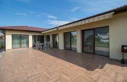 Casă de 3 dormitoare, 158 mp, teren 930 mp, terasa, în Nufărul