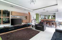 Casă de 3 dormitoare, 158 mp, teren 930 mp, terasa, în Nufărul