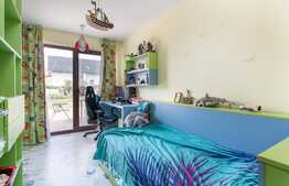 Casă de 3 dormitoare, 158 mp, teren 930 mp, terasa, în Nufărul