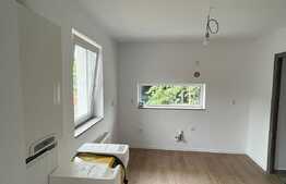 Casă de 3 camere, 96 mp, teren 245 mp, Ioșia