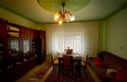 Casă individuală 4 camere, 200mp, teren 340mp, zona intersectiei str. Izvorului-Calea Bihorului