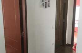  Apartament de 3 camere, semidecomandat, 57,45 mp, zona Decebal