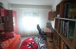 Apartament de 4 camere, 85 mp, etaj intermediar, zona Decebal