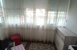 Apartament de 4 camere, 85 mp, etaj intermediar, zona Decebal