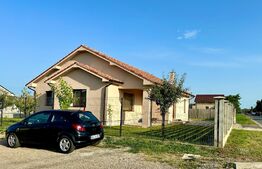 Casă cu 3 camere cu 110 mp cu teren de 500 mp la intrarea în Cihei