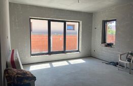 Casa noua, 148 mp, 501 mp teren, strada privata în Santandrei