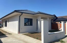 Casa noua, 148 mp, 501 mp teren, strada privata în Santandrei