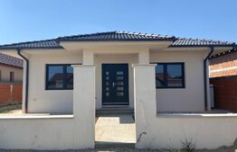 Casa noua, 148 mp, 501 mp teren, strada privata în Santandrei