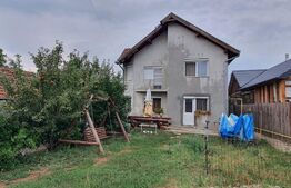 Casă de 4 camere, teren de 534 mp, în Oncea