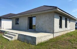 Casa noua, 3 camere, 667 mp teren, Santandrei