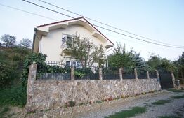 Casa de 4 camere, 205 mp, teren 542 mp in Episcopia