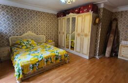 Casă de două dormitoare, curte 130 mp, zona Centrala 