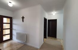 Casa spațioasă cu 4 camere și garaj de 160 mp utilă cu teren 500 mp în Grigorescu