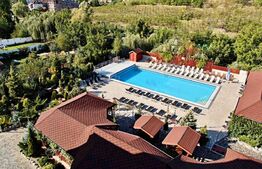 Hotel 4 stele, 36 de camere, centru SPA, teren de 4800 mp