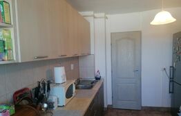 Apartament cu 3 camere, 78 mp, decomandat