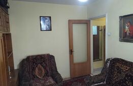 Apartament 2 camere, etaj intermediar, balcon, zona Trivale