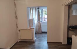 Garsoniera|parter|balcon|decomandata| zona Trivale 