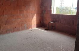 Casa de vanzare, 250 mp, Trivale