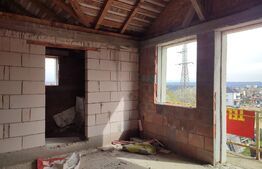 Casa de vanzare, 250 mp, Trivale