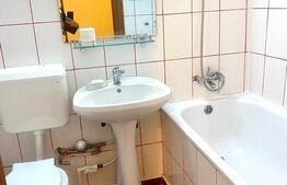 Apartament 3 camere, 63 mp, balcon, zona Trivale 
