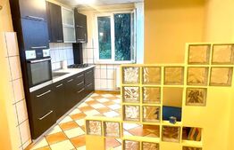 Apartament 3 camere, 63 mp, balcon, zona Trivale 
