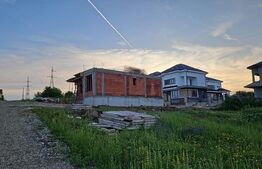 Casa 4 camere, 311 mp, Trivale