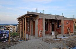 Casa 4 camere, 311 mp, Trivale