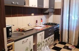 Apartament cu 3 camere, decomandat, parter,65 mp
