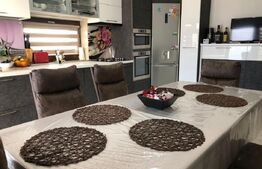 Casa de vanzare, 5 camere, 280 mp, teren 500 mp, Trivale