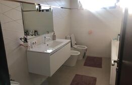 Casa de vanzare, 5 camere, 280 mp, teren 500 mp, Trivale