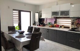 Casa de vanzare, 5 camere, 280 mp, teren 500 mp, Trivale