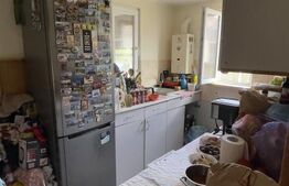 Casa 50 mp, 2.200 mp teren intravilan, zona Hintesti
