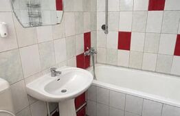 Casa 50 mp, 2.200 mp teren intravilan, zona Hintesti