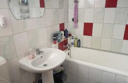 Casa 50 mp, 2.200 mp teren intravilan, zona Hintesti